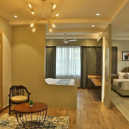 Hotel Westend Udaipur Ngoại thất bức ảnh