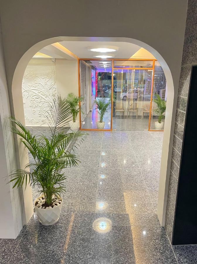 Hotel Westend Udaipur Ngoại thất bức ảnh