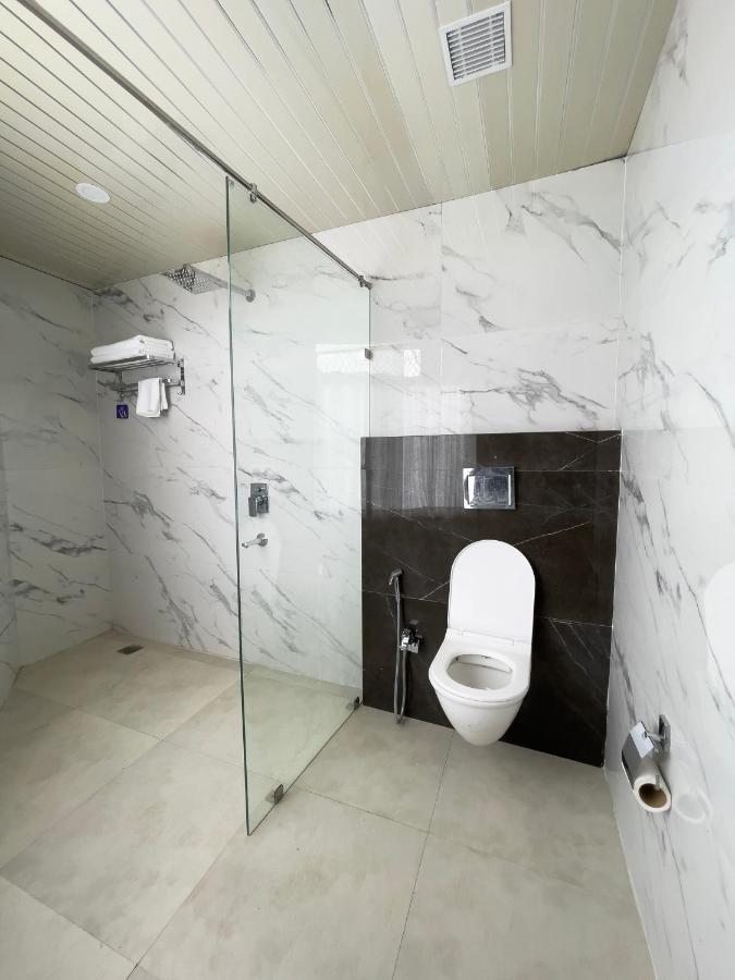 Hotel Westend Udaipur Ngoại thất bức ảnh
