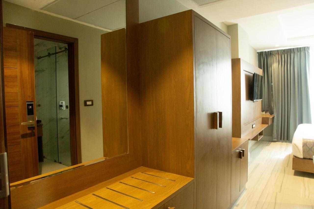 Hotel Westend Udaipur Ngoại thất bức ảnh