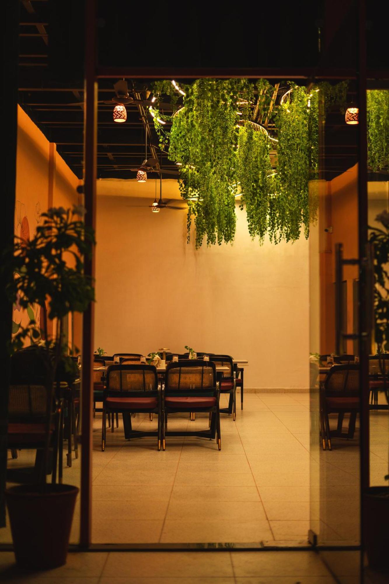 Hotel Westend Udaipur Ngoại thất bức ảnh