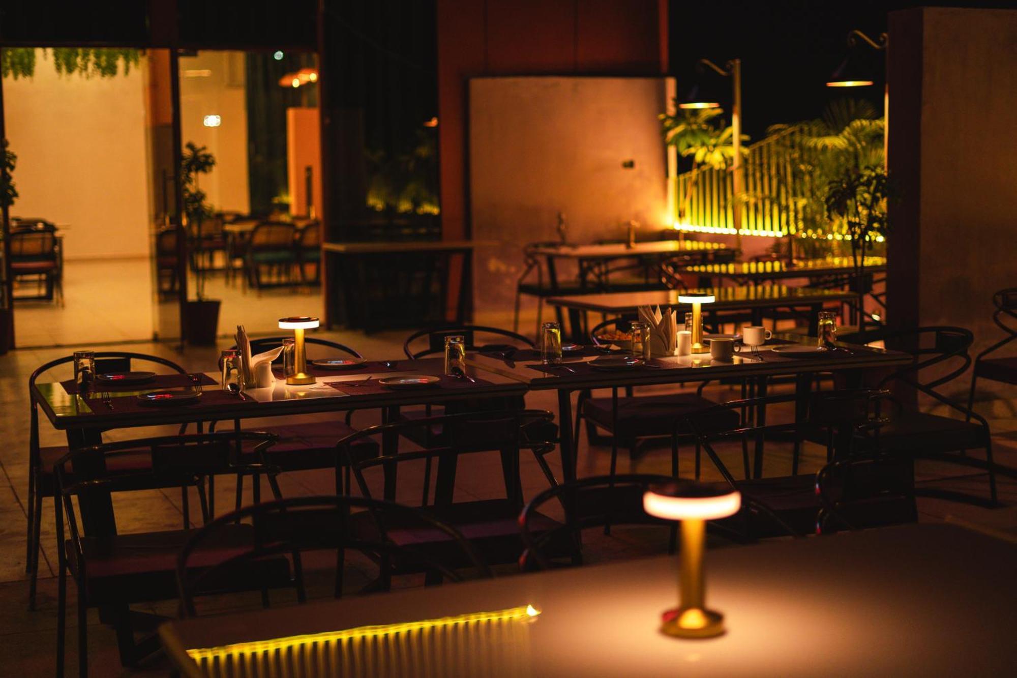 Hotel Westend Udaipur Ngoại thất bức ảnh